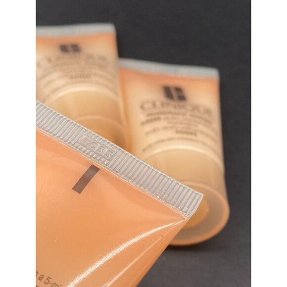 3 Clinique 100h Auto-Replenishing Hydrator Moisture Surge 1 oz - Picture 4 of 10